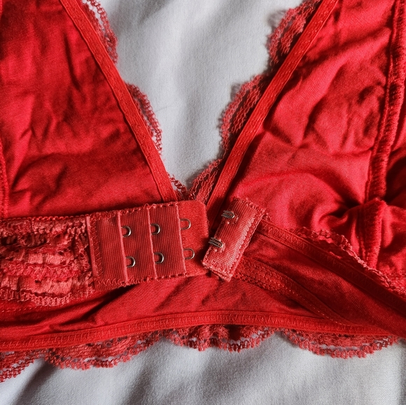 Anemone Lace Bralette - Picture 4 of 5